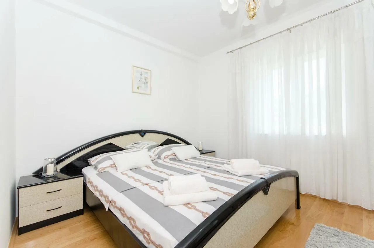 Beach & Park Apartment Kastela Croatia